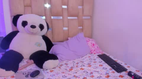 Snapshot of julianacarter chatting on 11/29/25, 04:21 JulianaCarter online show from 11/29/25, 04:21