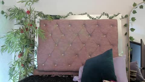 Snapshot of julianacarter chatting on 03/25/26, 09:10 JulianaCarter online show from 03/25/26, 09:10