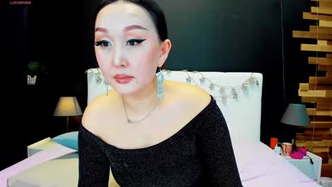 Snapshot of julianna_jamii chatting on 02/04/25, 11:27 Julianna online show from 02/04/25, 11:27