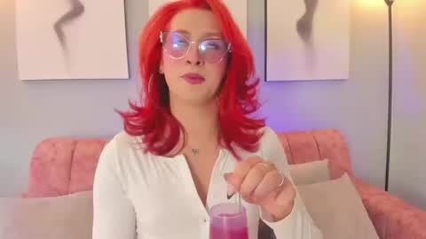 Juliana online show from 09/22/25, 08:44