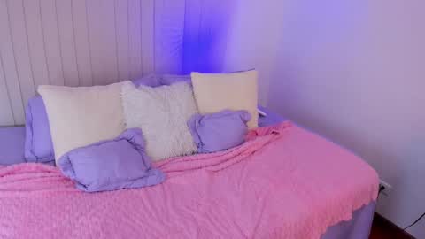 Julianne online show from 02/04/25, 11:05