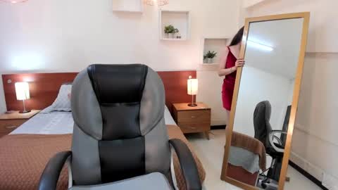 Julianne online show from 03/08/25, 09:29