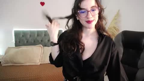 Julianne online show from 12/14/25, 01:44