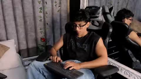Snapshot of julianrouss chatting on 07/10/26, 08:44 Julian online show from 07/10/26, 08:44