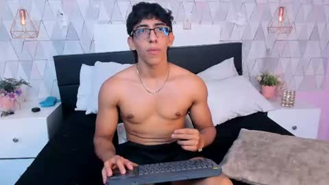 Snapshot of julianrouss chatting on 07/14/26, 08:36 Julian online show from 07/14/26, 08:36
