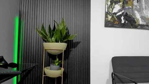 Julian online show from 02/20/26, 12:18