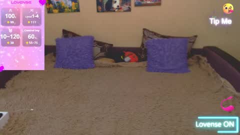 Snapshot of juliasane_ chatting on 06/04/26, 01:06 Jul online show from 06/04/26, 01:06