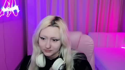 JuliaSharkk online show from 10/01/25, 08:59