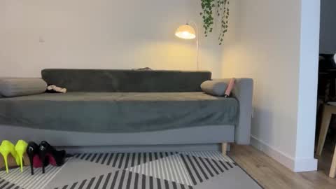 Julia online show from 09/20/25, 08:32