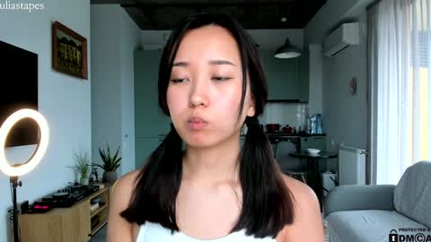 julia online show from 01/19/25, 12:06