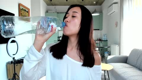 julia online show from 01/24/25, 07:41