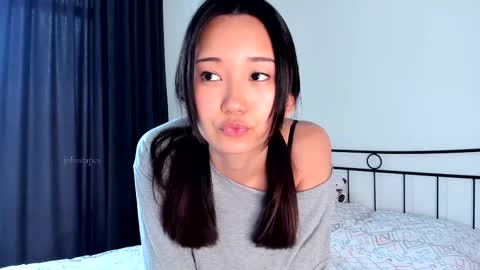 julia online show from 03/01/25, 09:07