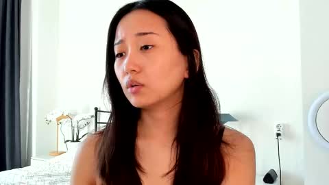 julia online show from 03/08/25, 05:59