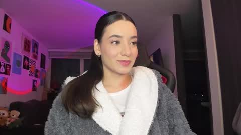 Jeimy Help me to reach 100 thumbs up online show from 03/24/26, 01:43