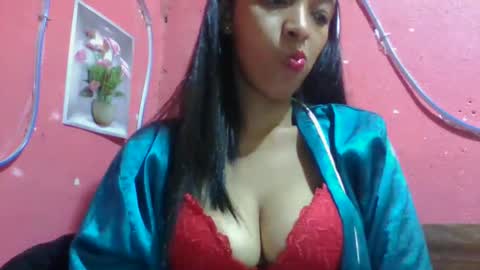 julie0612 online show from 05/04/26, 06:48