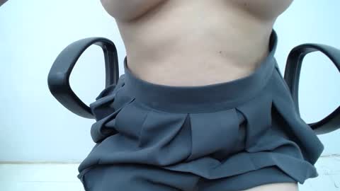 julie9x online show from 11/08/25, 09:13