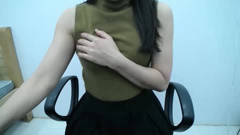 julie9x online show from 12/18/25, 08:59