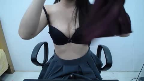 julie9x online show from 02/15/26, 07:54