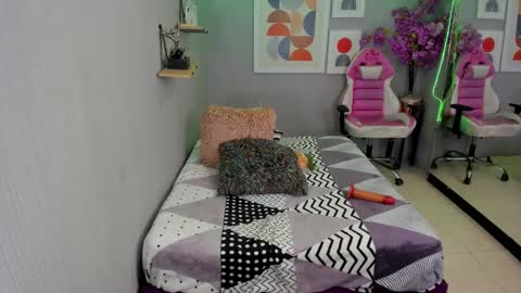 julie coper online show from 12/10/24, 01:43