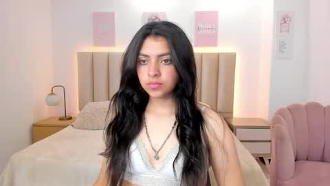 julie_devani online show from 11/19/25, 08:20