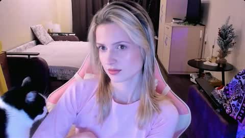 Julie online show from 11/29/25, 04:32