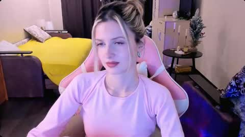 Julie online show from 12/16/25, 04:01