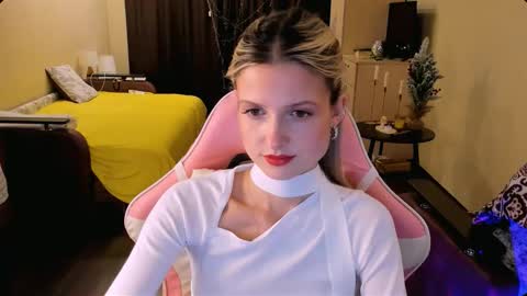 Julie online show from 12/18/25, 02:45