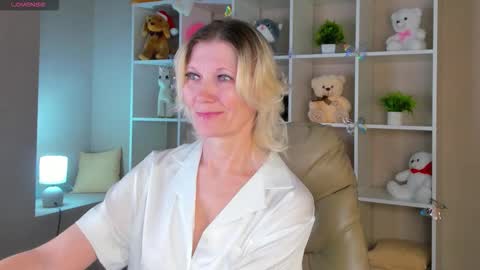 Julie Lucasss online show from 02/23/26, 01:03
