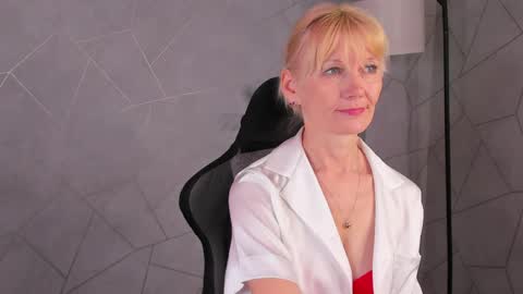 Julie Lucasss online show from 05/15/26, 11:56