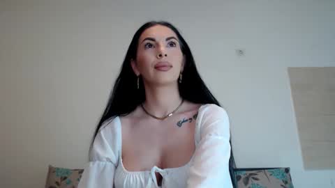 julie_queenxx online show from 02/11/26, 07:13