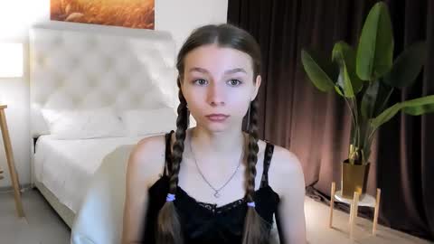 juliedaniel online show from 09/17/25, 04:14