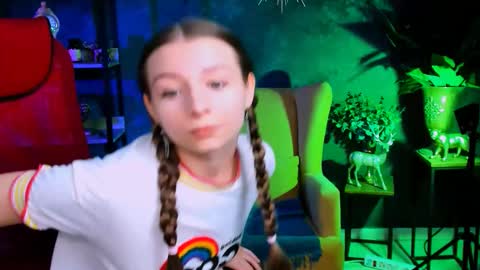 juliedaniel online show from 10/20/25, 09:43