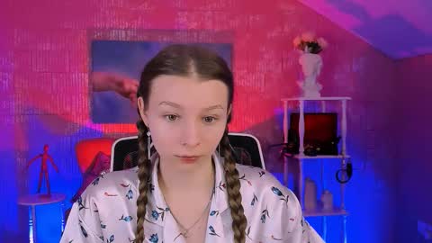 juliedaniel online show from 11/24/25, 08:25