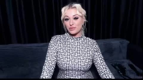 julia online show from 02/13/25, 11:37