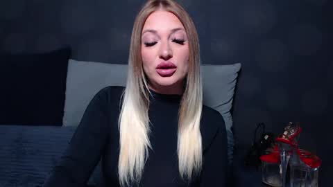 julia online show from 07/15/26, 07:46