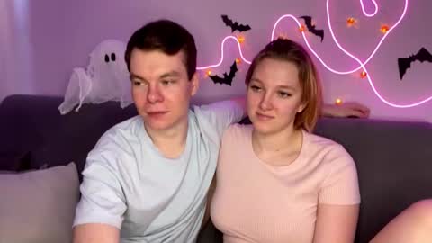 Julie and Thomas online show from 10/27/25, 08:18