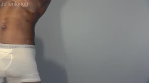 Snapshot of julienlongg chatting on 02/07/26, 06:17 Julien online show from 02/07/26, 06:17