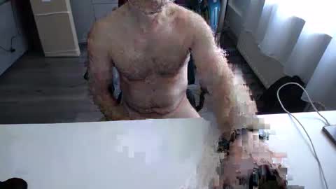 Snapshot of julienneedyou chatting on 11/12/25, 09:53 julienneedyou online show from 11/12/25, 09:53