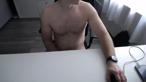 Snapshot of julienneedyou chatting on 11/18/25, 09:36 julienneedyou online show from 11/18/25, 09:36