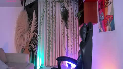 Julien online show from 05/12/26, 11:18