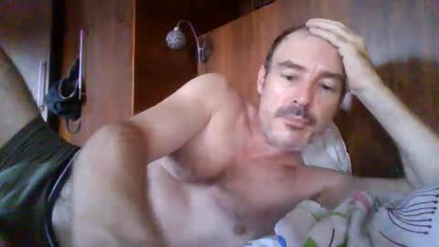 Snapshot of julienthefrench chatting on 12/14/25, 03:06 julienthefrench online show from 12/14/25, 03:06