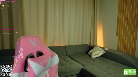 julieqt online show from 11/12/25, 04:40