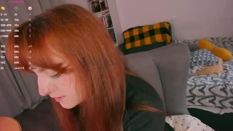 Snapshot of juliet_schoolgirl chatting on 04/14/26, 07:09 Juliet online show from 04/14/26, 07:09