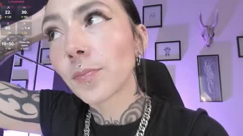 juliet_sourire online show from 09/18/25, 02:08