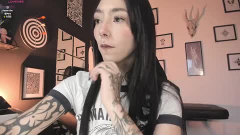 Snapshot of juliet_sourire chatting on 03/30/26, 02:07 juliet_sourire online show from 03/30/26, 02:07