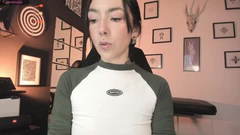 Snapshot of juliet_sourire chatting on 04/06/26, 01:23 juliet_sourire online show from 04/06/26, 01:23