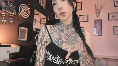 juliet_sourire online show from 05/26/26, 01:18