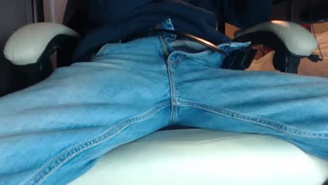 Snapshot of juliet_whiskey_foxtrot chatting on 01/12/25, 05:54 Juliet Whiskey Foxtrot online show from 01/12/25, 05:54