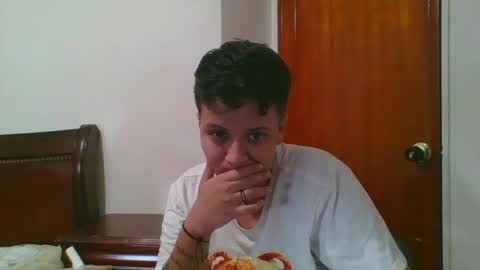 Snapshot of julieta969028 chatting on 04/14/26, 09:21 Nati online show from 04/14/26, 09:21