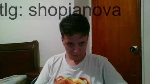 Snapshot of julieta969028 chatting on 04/15/26, 11:27 Nati online show from 04/15/26, 11:27